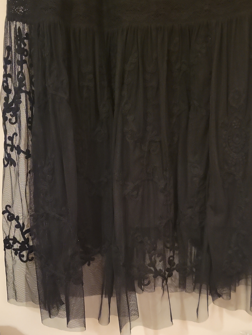 #84 Sundance Black Sheer Lace (Lined) Maxi Dress with V-Neck and Cap Sleeves - Picture 4 of 4